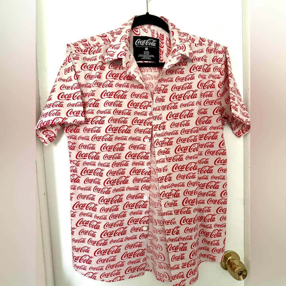 🔥 Rare Coca Cola Button Down Shirt Medium Men 100% Cotton